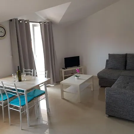 Apartmani Vrdoljak Malinska Exterior photo